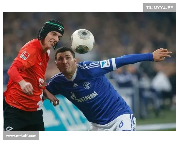 沙尔克04与FC巴黎加入争夺，向哲科开出高额激励合同